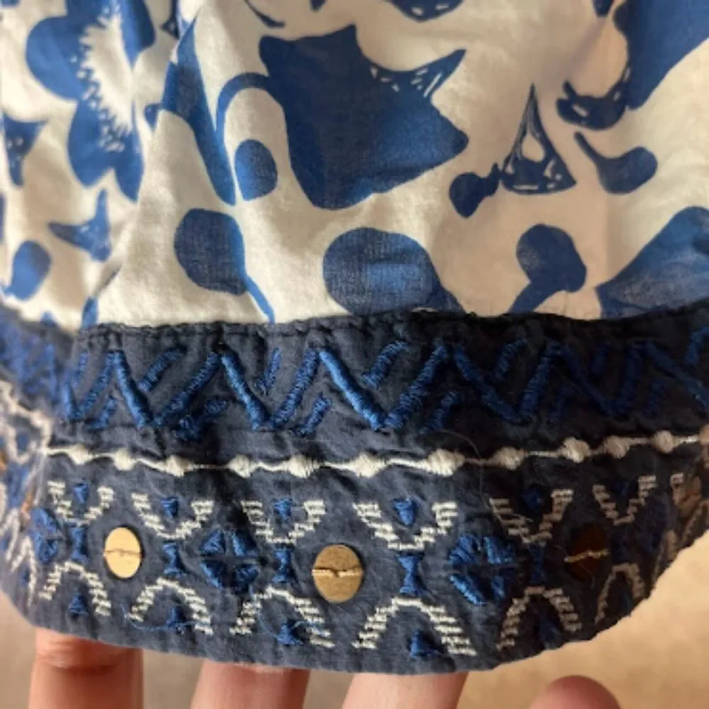 Hollister Blue and White‎ Floral Mini Skirt Size Small